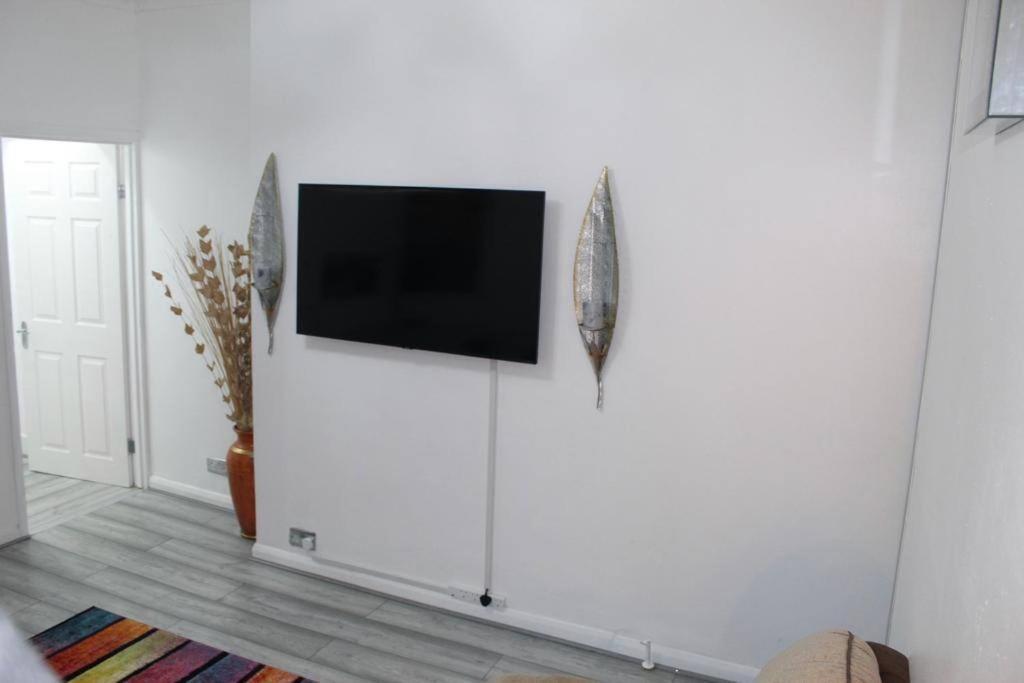 2 Bed 1St Floor Apartment-Own Entrance & Parking Portsmouth Extérieur photo