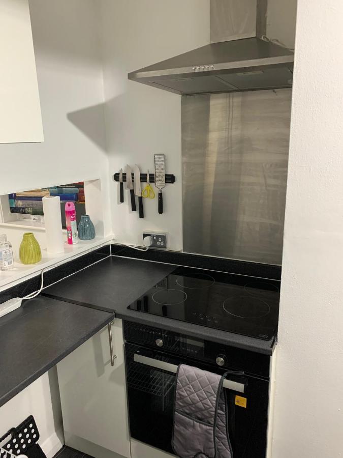 2 Bed 1St Floor Apartment-Own Entrance & Parking Portsmouth Extérieur photo
