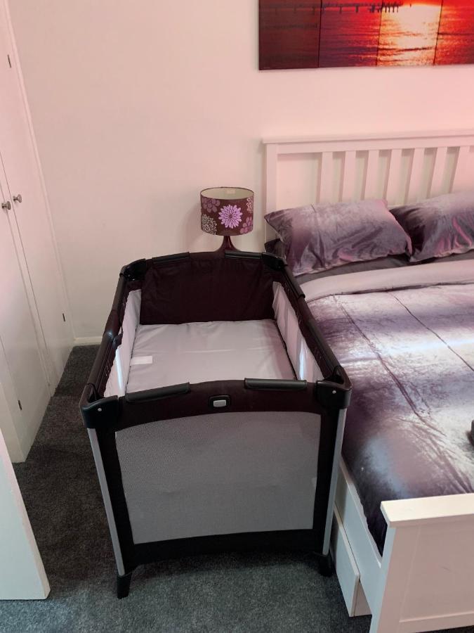 2 Bed 1St Floor Apartment-Own Entrance & Parking Portsmouth Extérieur photo